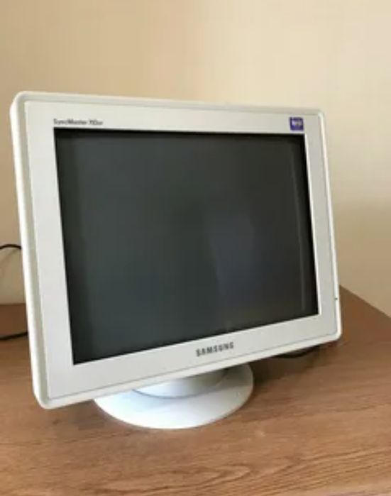 Монитор сотилади SAMSUNG