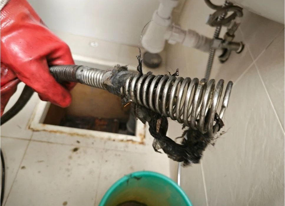 ЗАСОР. Чистка конализации труб. Сантехник Сантехника. Ремонт труб