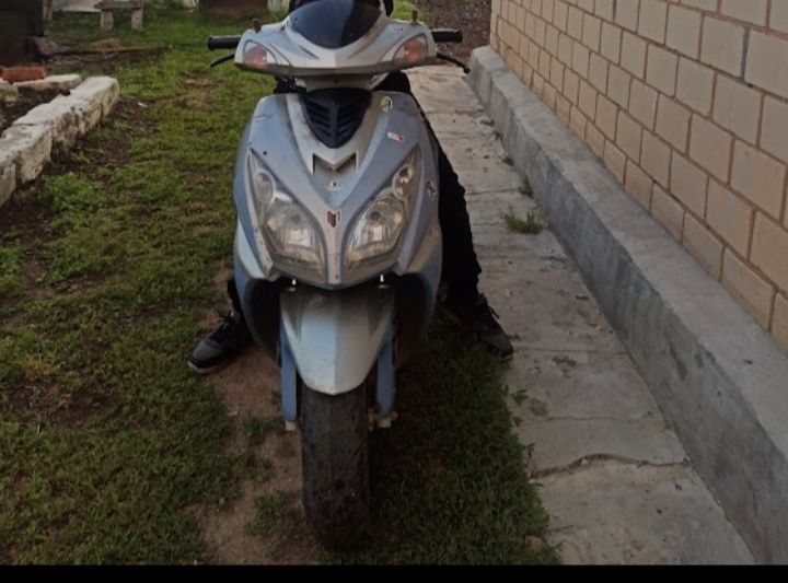 продам скутер 150 кубов