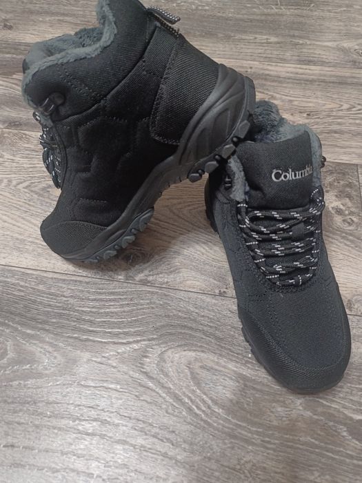 Продам зимние кроссовки Columbia