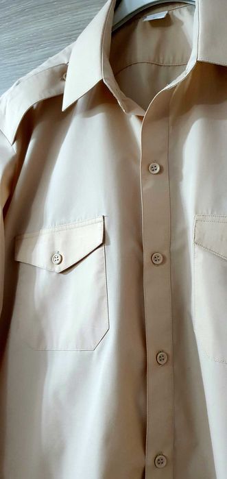 Cămașă militară bej cu mânecă lungă și epoleți, mărimea 40/II
