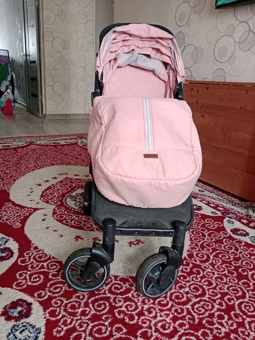 Продам коляску весна +лето+осень