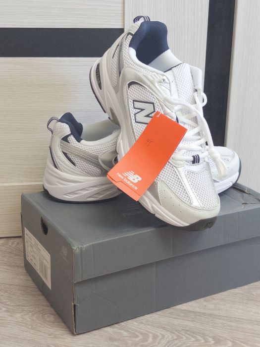 New Balance 330.