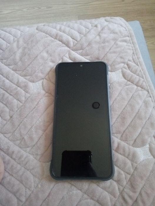 Продам телефон lxxlJ5