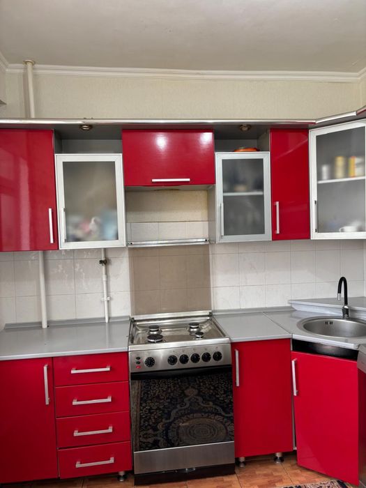 Продам кухонный гарнитур недорого