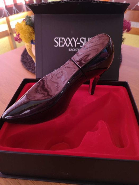 Тоалетна вода Calvin Klein CK IN2U Her