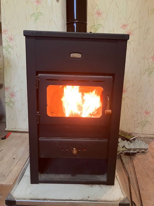 Камина прити   на дърва