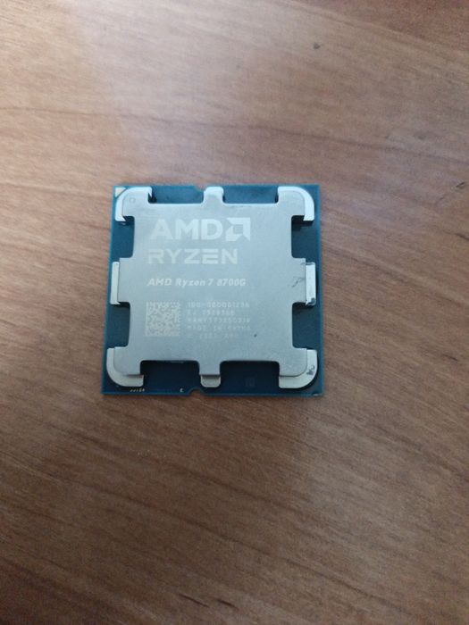 Процессор Ryzen 7 8700g и кулер в подарок