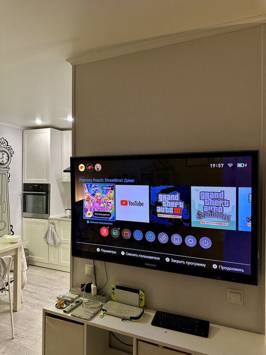 Samsung Smart TV 3D • 51 диагональ • 130 см