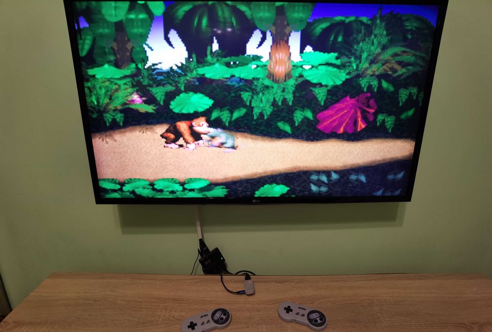 Super Nintendo SNES HDMI конзола с БЕЗЖИЧНИ контролери и над 5500 игри