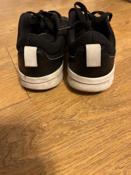 Adidasi adiddas. marime 36 piele artificiala