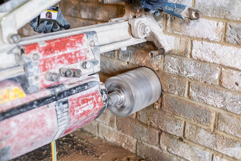 Пробиване на отвори в бетон.