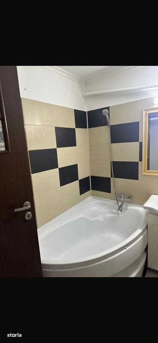 De închiriat apartament 2 camere ultracentral, loc de parcare inclus .