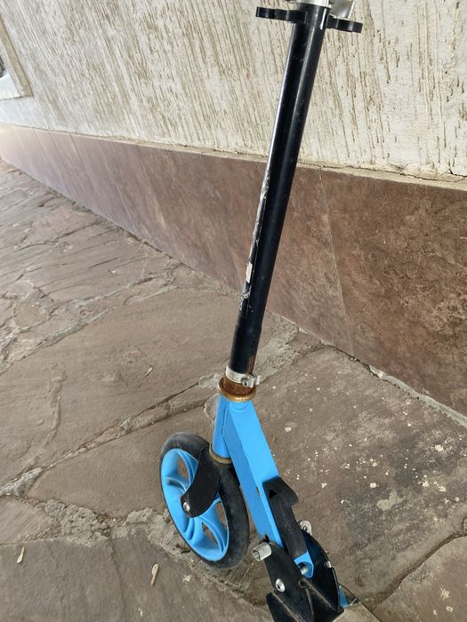 Продам самокат в нормальном состояни