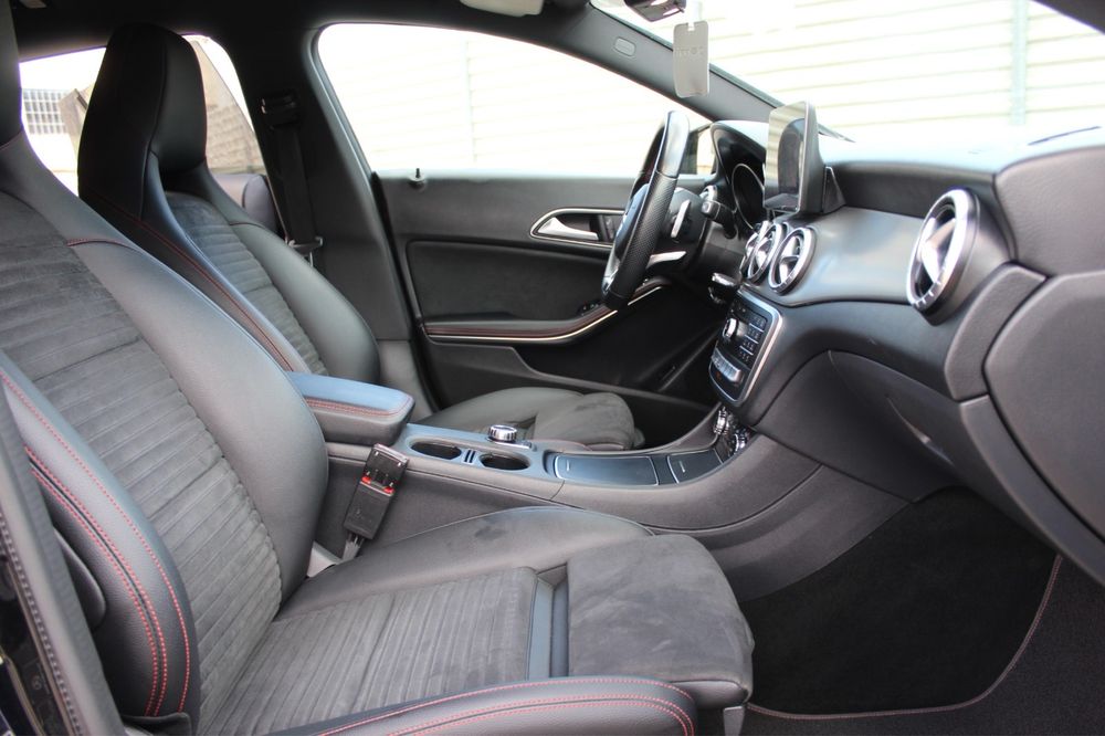 Mercedes-Benz CLA 220d Shooting Brake//schimb cu auto B1