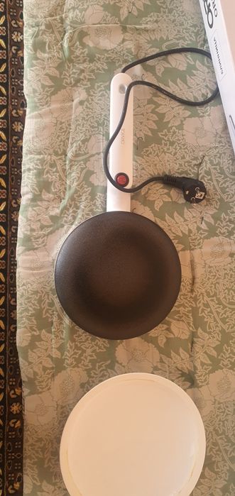 Blinchik pishiradigan sotiladi