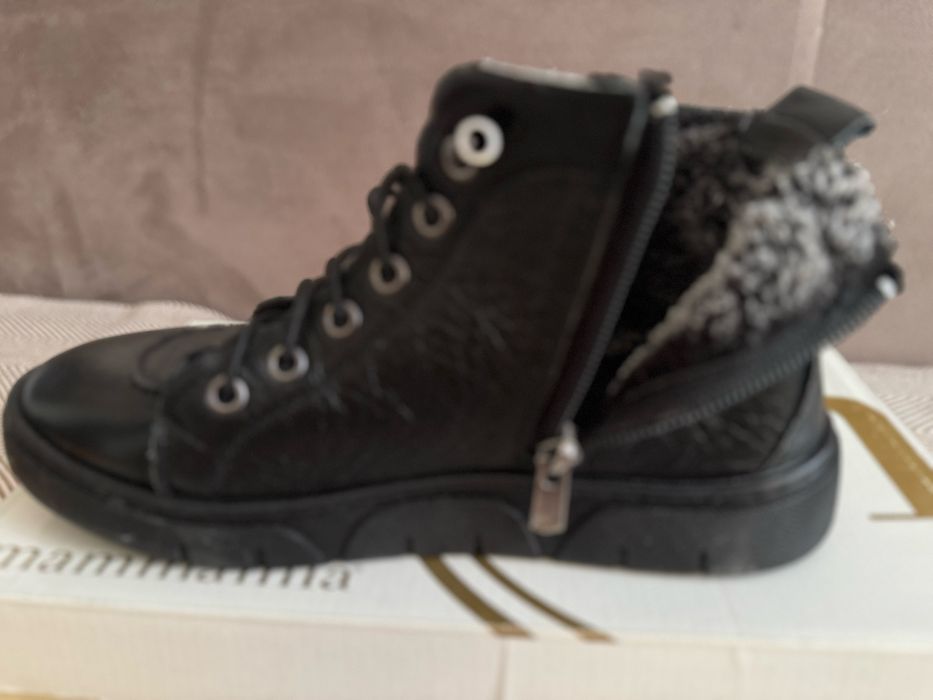 Женские весенние ботинки