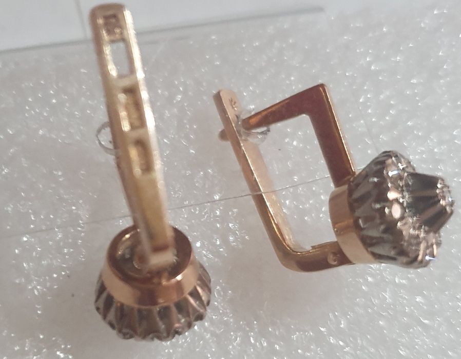 Серьги   бриллиантовые.