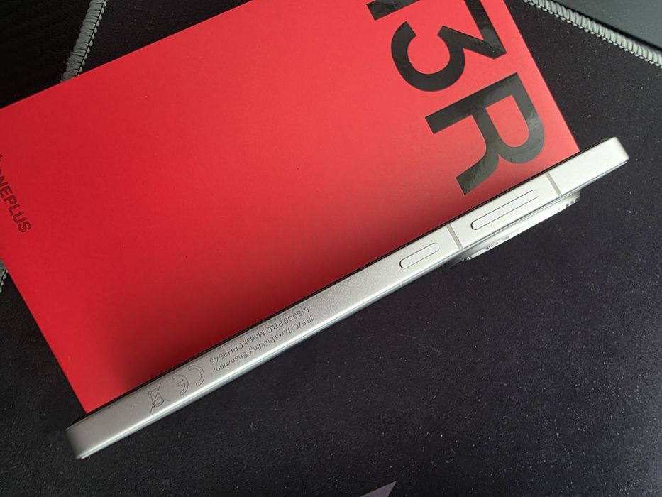 ONEPLUS 13.12 gb,256