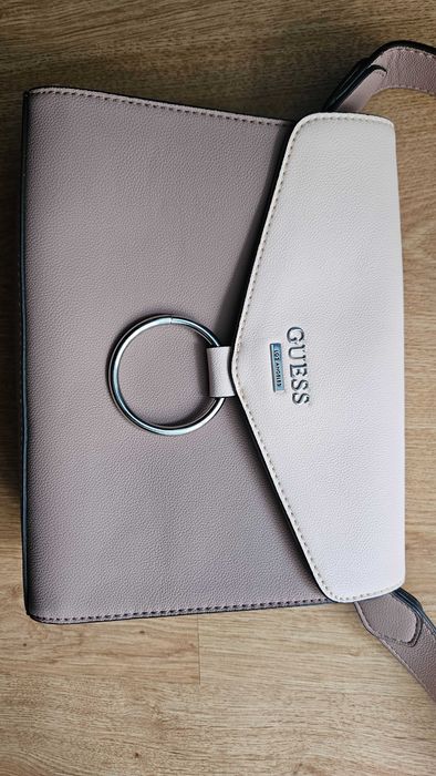 Чанта Guess с дълга дръжка оригинална