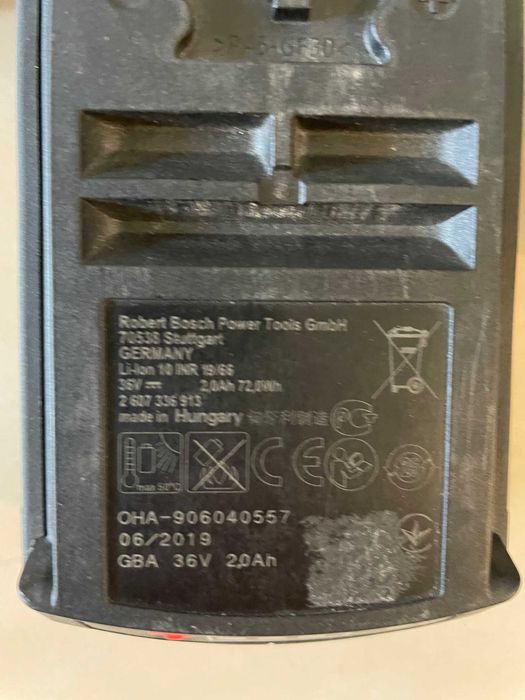 Motocoasa + foarfeca gard viu Bosch 36V, 2 acumulatori, incarcator