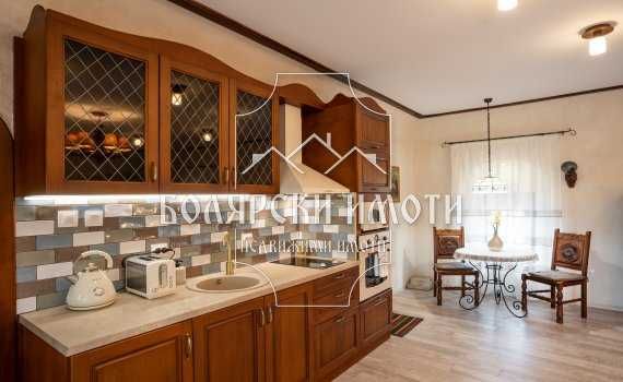 Продава се Къща в Велико Търново, Стара част - 180 кв.м за 1556 €/кв.м - Снимка #2