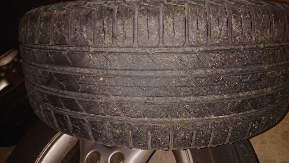 Гуми с джанти за toyota rav 4 d4d