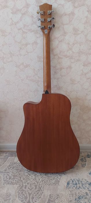 Продам новую гитару!