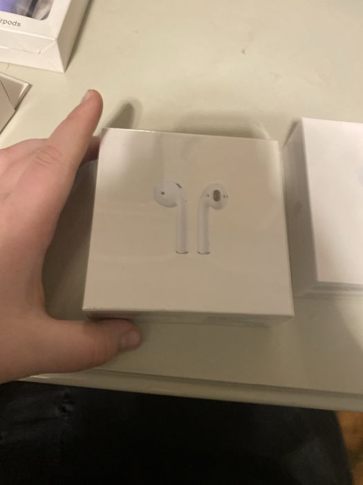 Airpods 2 запакованые