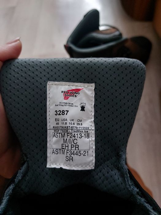 Продам зимние ботинки