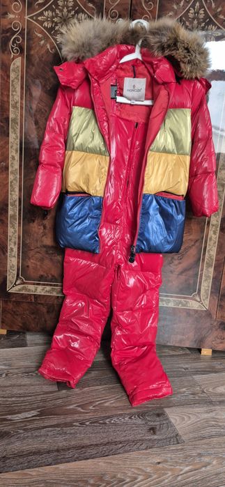 Зимняя куртка на ребенка