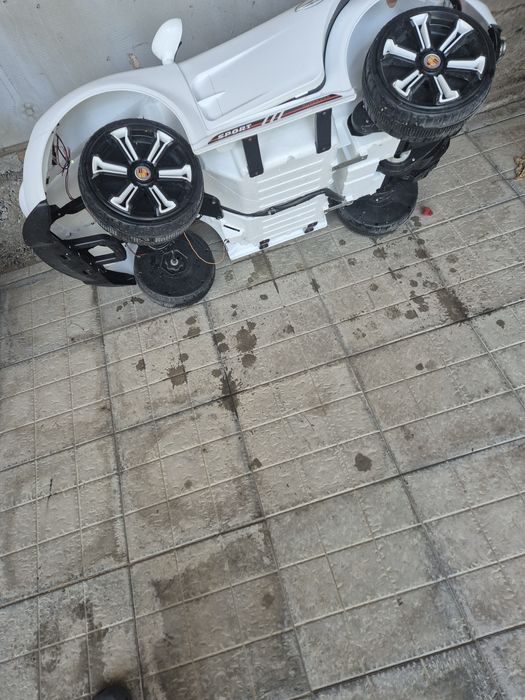 Детский электромобиль