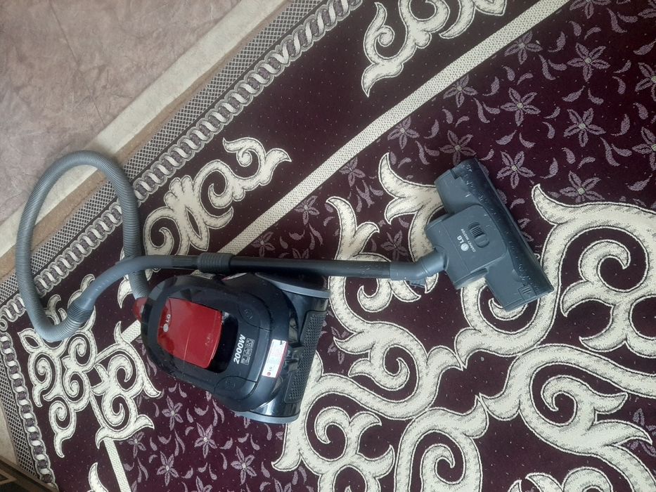 Пылесос в отличном состояние давление  хорошее