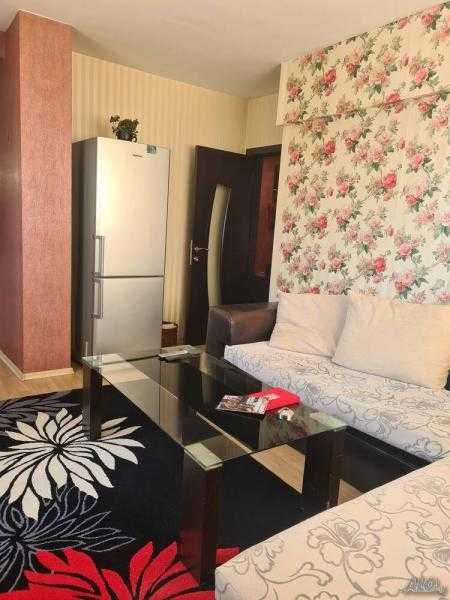 Дава се под наем Двустаен апартамент в Бургас, Лазур - 60 кв.м за 306 € - Снимка #1