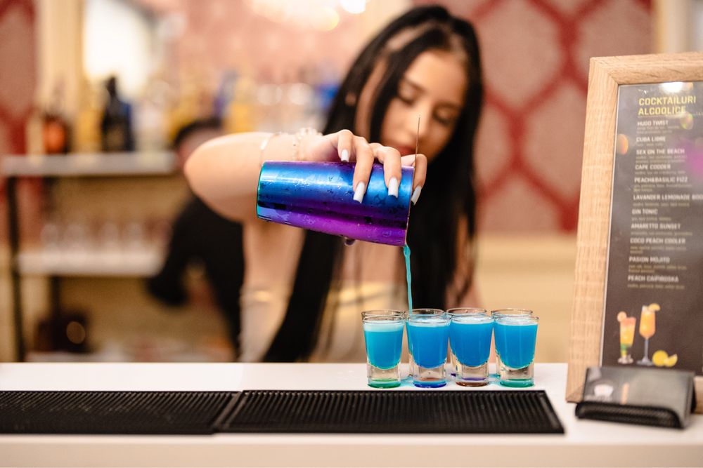 Bar Mobil / Tort de shot uri / Cocktail Bar / Servicii all-inclusiv!