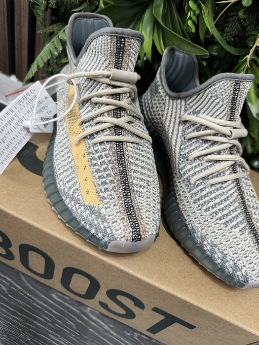 Yeezy Boost 350.