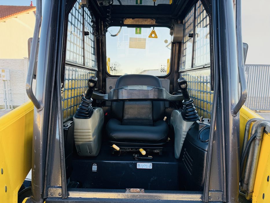 Bobcat,mini incarcator Komatsu SK1020,Tone 3,5 doar 2300 ore .Import