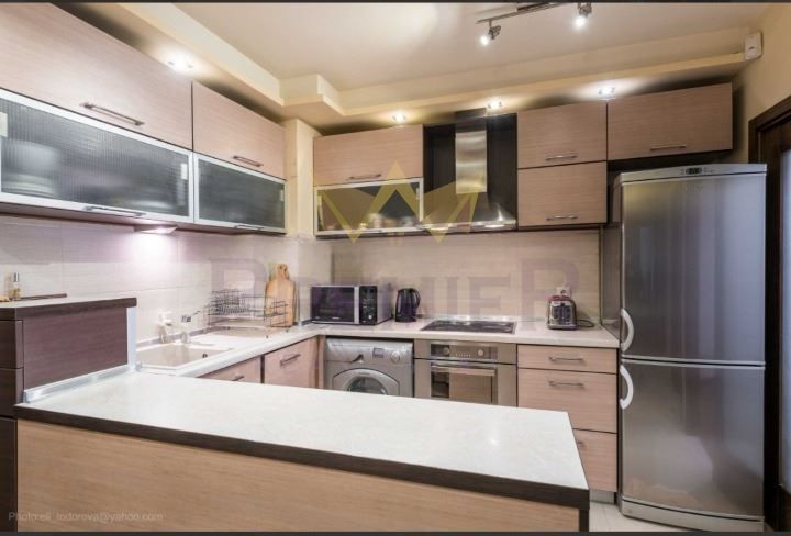 Дава се под наем Тристаен апартамент в Варна, Левски - 100 кв.м за 969 € - Снимка #1