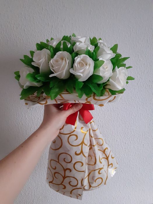 Aranjamente și buchete