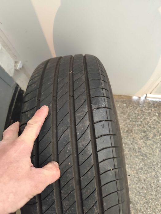 Комплект гуми 215/65 R 17