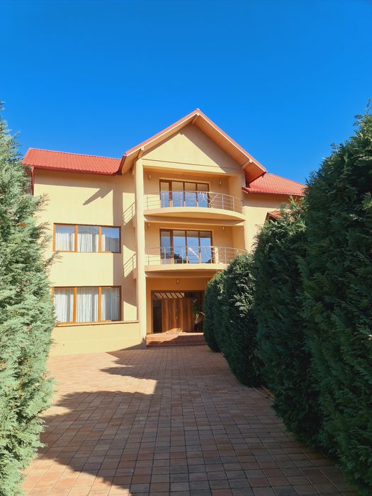 Vând sau închiriez casa aproape de centru Târgoviște!