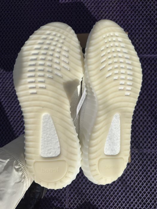 Yeezy 350v2 Triple White