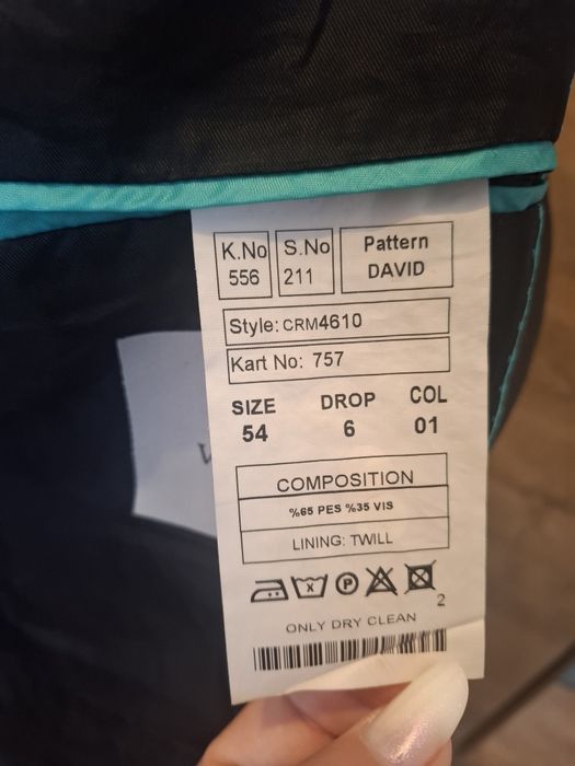 Sacou, vesta si cravata pentru evenimente elegante