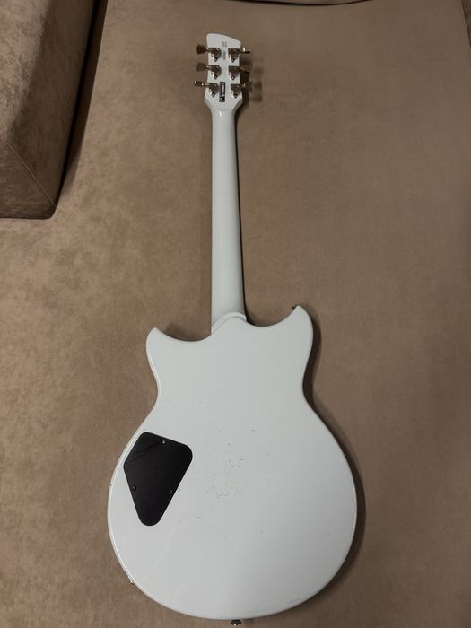 Электрогитара Yamaha RS320