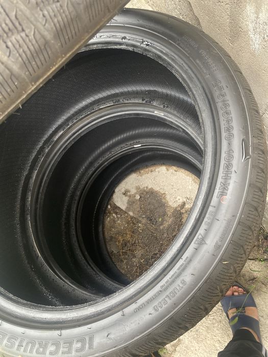 Зимние шины 275/35/20