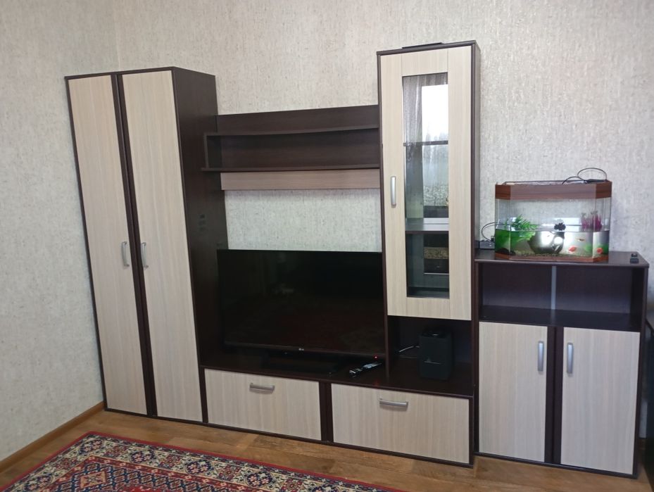 Стенка в зал. Шкаф, полки, тумбы