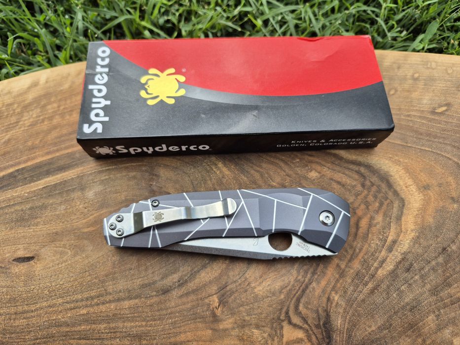 Сгъваем нож Spyderco Nirvana C199