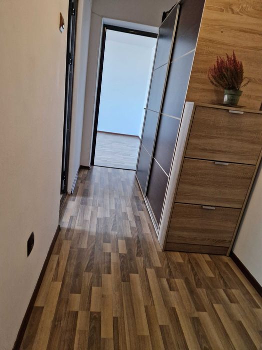 Inchiriez ap 1 camera/40 mp/1050 ron zona Apollo/ luna