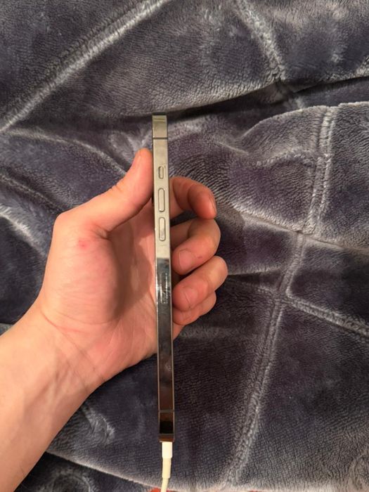 Продам Айфон 12про макс