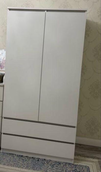 Продам шкаф белый 90x180х50 см